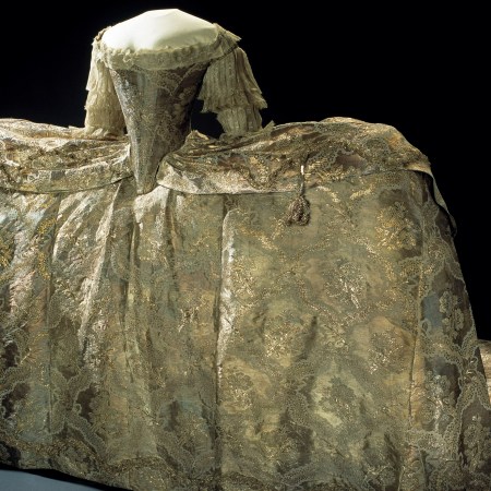 Wedding dress of Sofia Magdalena with enormous hips